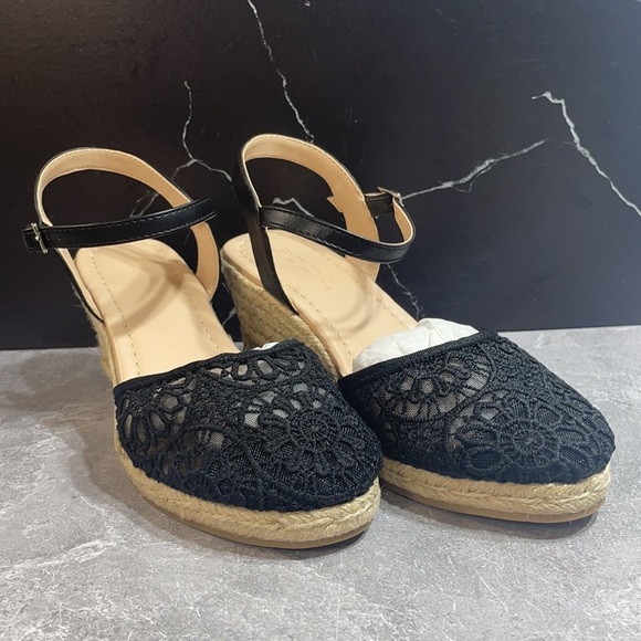 Soda Shoes - SODA Wedges Black/Tan Size 6.5M